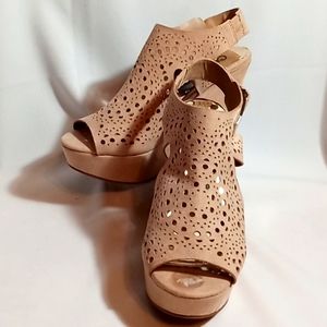 💚Carlos Santana Peep Toe Platform Sandal NWOT